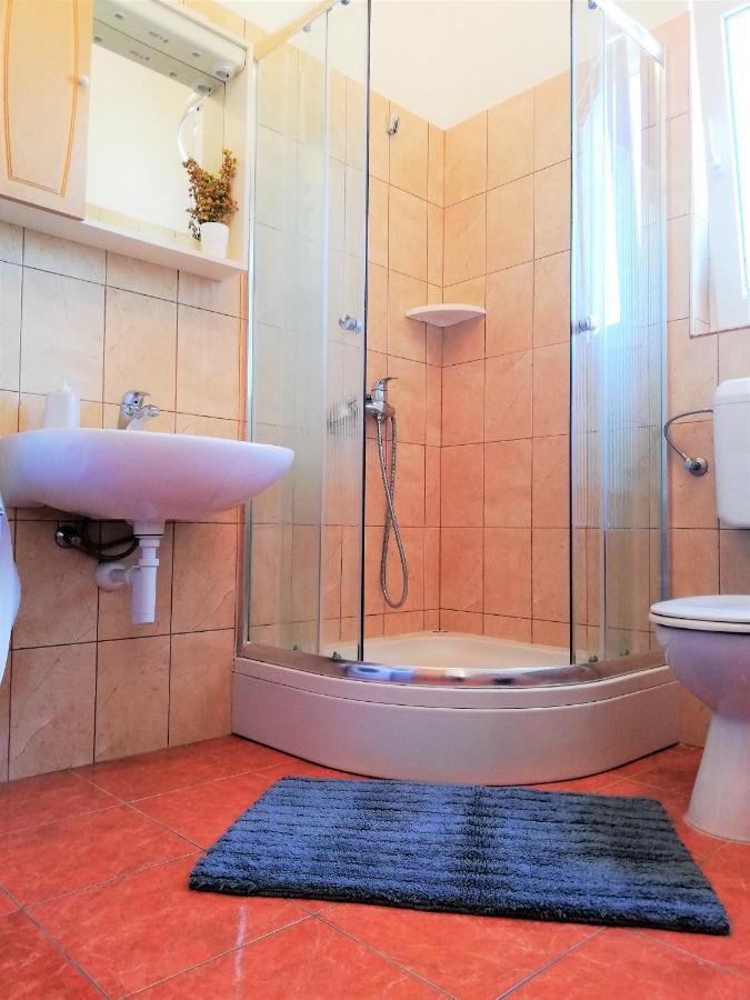 Apartment Anzotika ニン エクステリア 写真