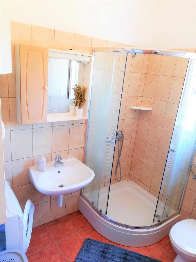 Apartment Anzotika ニン エクステリア 写真